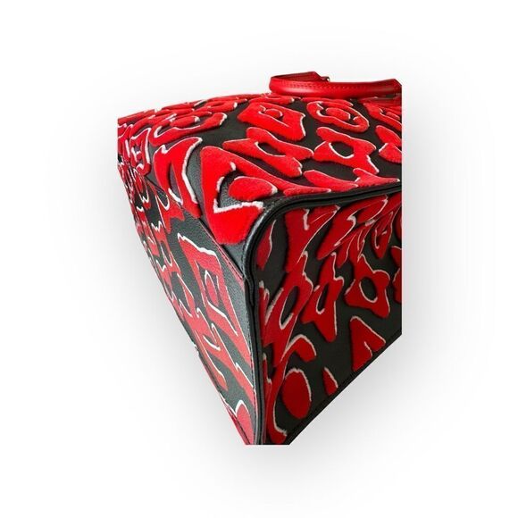 Louis Vuitton Tufted Monogram On The Go GM Limited Edition Tote - Picture 9 of 11